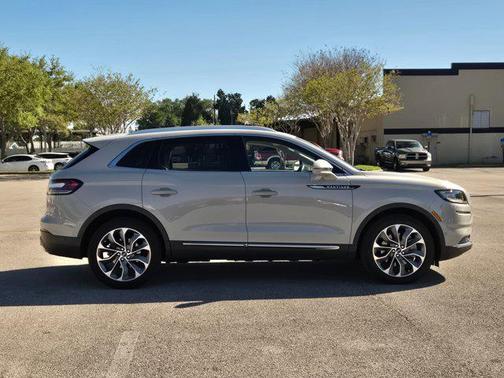 2023 Lincoln Nautilus Reserve