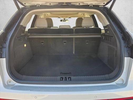 Ceramic Pearl Metallic Tinted Clearcoat 2023 Lincoln Nautilus Reserve