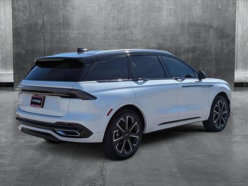 2025 Lincoln Nautilus Reserve