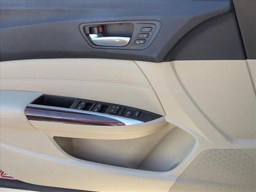 2017 Acura TLX w/Technology Package