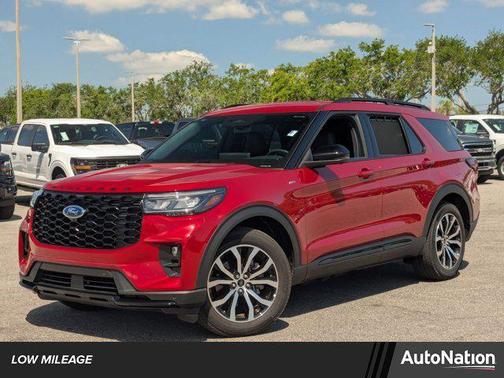 2025 Ford Explorer ST-Line