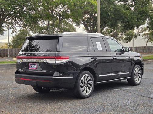 2023 Lincoln Navigator Reserve