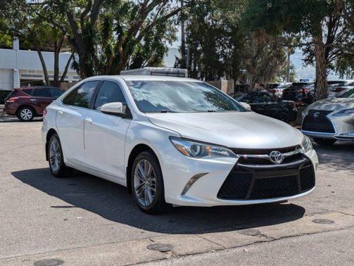 2017 Toyota Camry SE