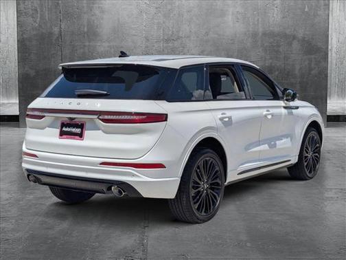 2025 Lincoln Corsair Premiere