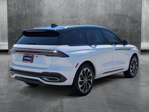 2025 Lincoln Nautilus Reserve