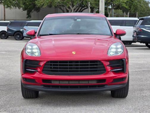 2021 Porsche Macan AWD