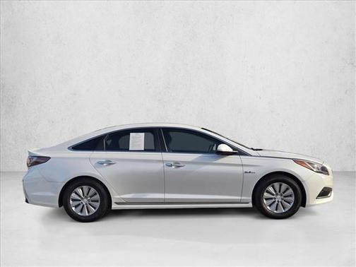 2016 Hyundai SONATA Hybrid SE