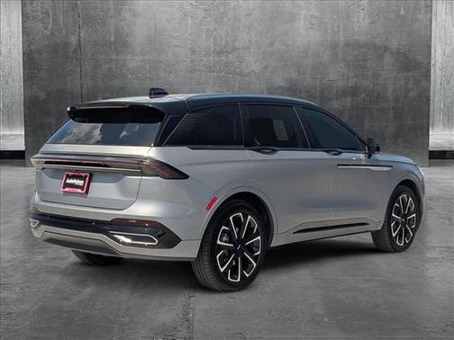 2025 Lincoln Nautilus Reserve