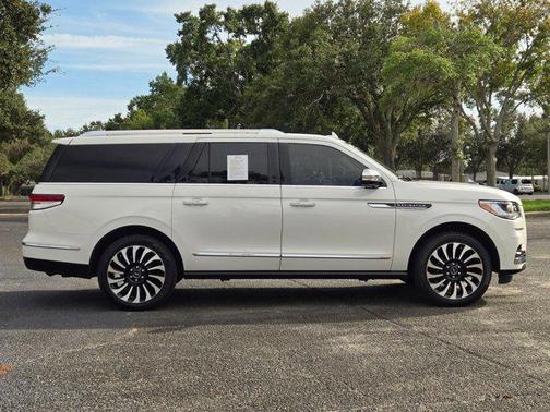 2022 Lincoln Navigator Black Label