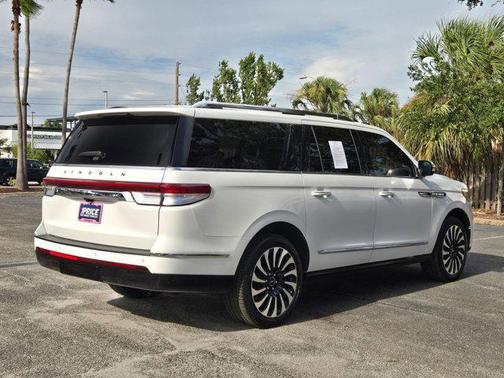 2022 Lincoln Navigator Black Label