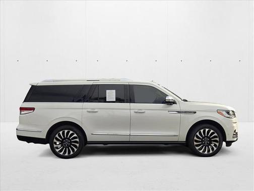 2022 Lincoln Navigator Black Label