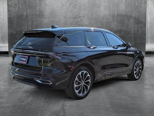 2025 Lincoln Nautilus Reserve