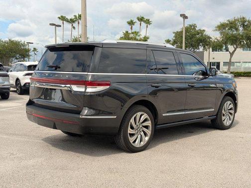 2023 Lincoln Navigator Reserve