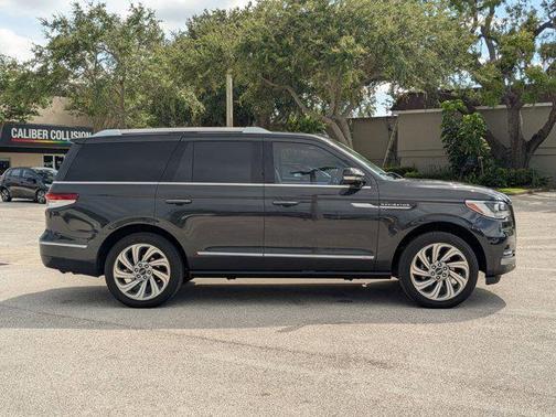 2023 Lincoln Navigator Reserve
