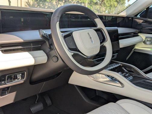 2025 Lincoln Nautilus Black Label