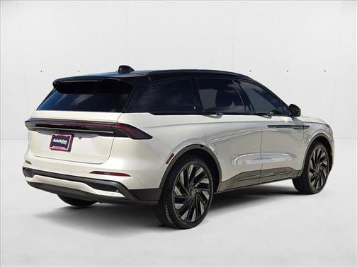 2025 Lincoln Nautilus Reserve