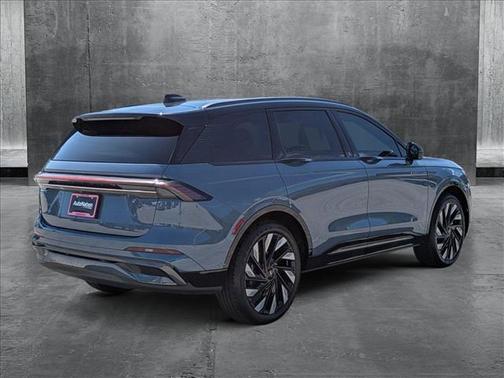 2025 Lincoln Nautilus Reserve