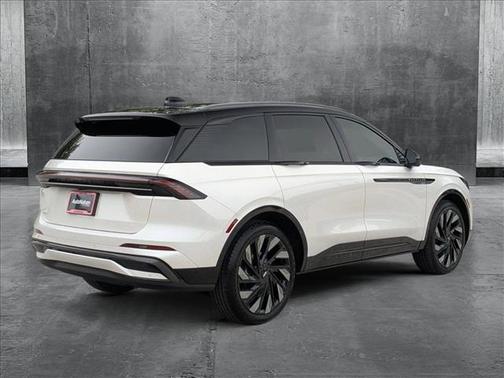 2025 Lincoln Nautilus Reserve