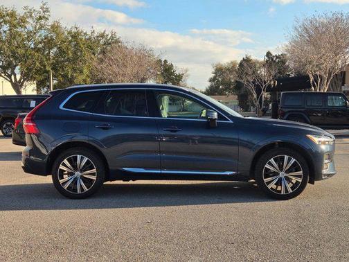 2022 Volvo XC60 B5 Inscription