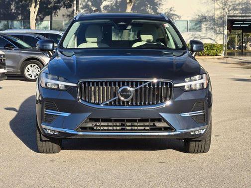 2022 Volvo XC60 B5 Inscription