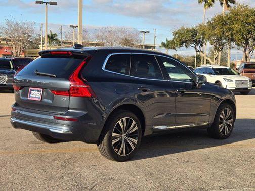 2022 Volvo XC60 B5 Inscription