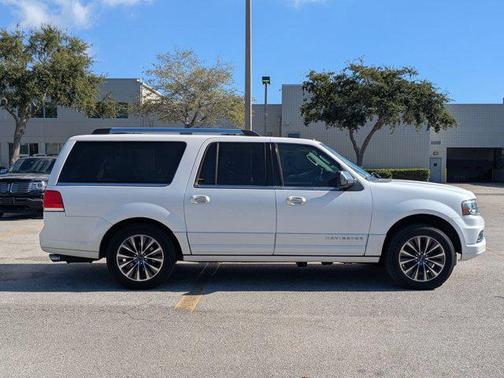 2015 Lincoln Navigator Base