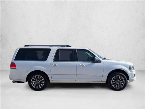 2015 Lincoln Navigator Base