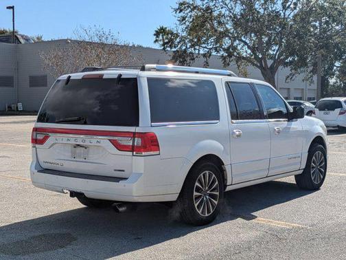 2015 Lincoln Navigator Base