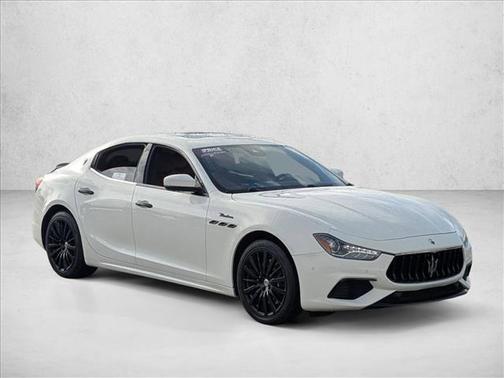2022 Maserati Ghibli Modena Q4