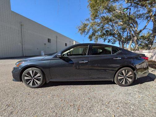2022 Nissan Altima 2.5 SL