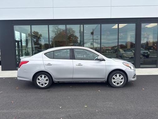2017 Nissan Versa 1.6 SV