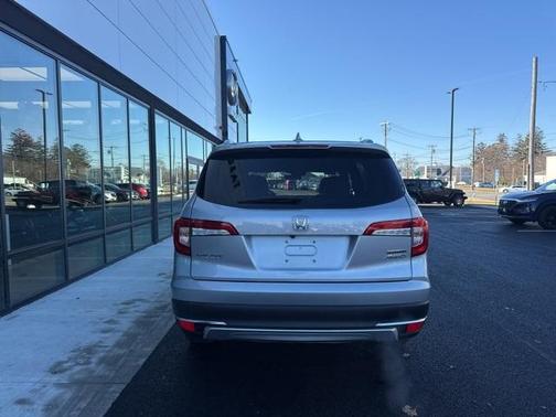 2022 Honda Pilot Touring 7-Passenger