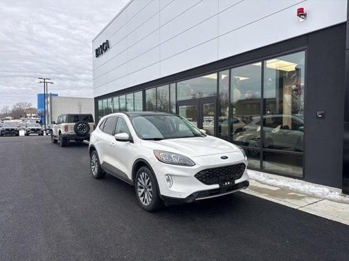 2022 Ford Escape Titanium