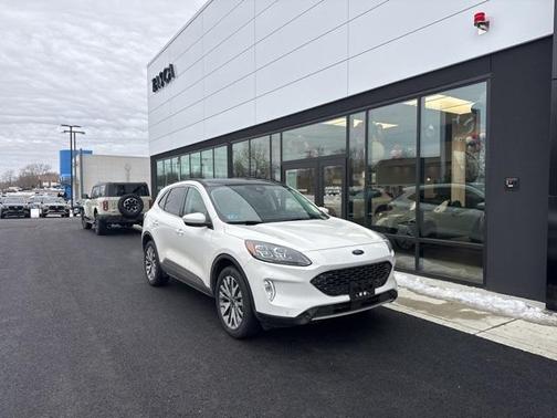 2022 Ford Escape Titanium