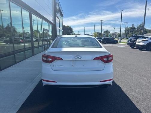 2016 Hyundai SONATA SE