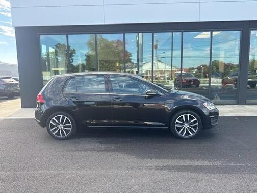 2016 Volkswagen Golf TSI SE 4-Door