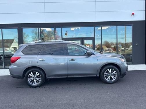 2018 Nissan Pathfinder SL