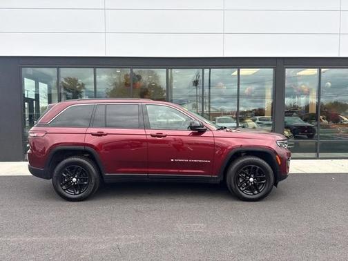 2024 Jeep Grand Cherokee Laredo