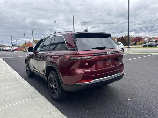 2024 Jeep Grand Cherokee Laredo