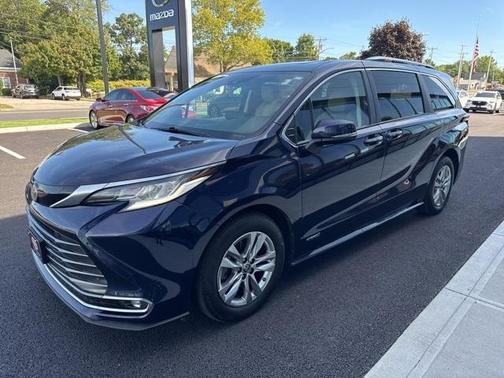 2021 Toyota Sienna Limited