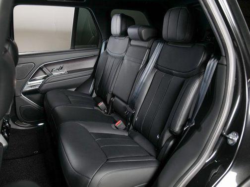 Santorini Black 2026 Land Rover Range Rover P530 SE