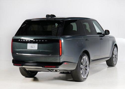 2025 Land Rover Range Rover P530 SE 7 Seat