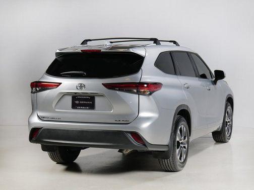 Celestial Silver Metallic 2023 Toyota Highlander XLE