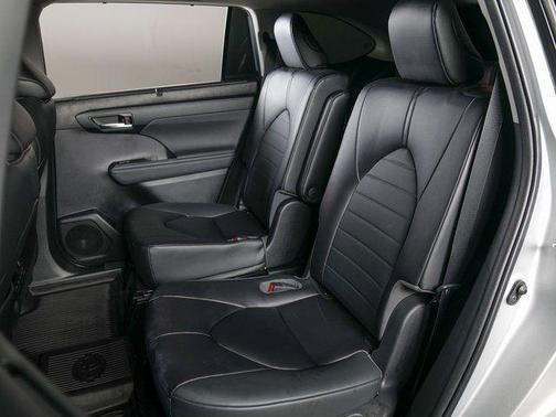 Celestial Silver Metallic 2023 Toyota Highlander XLE