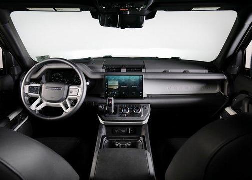 2024 Land Rover Defender P500 SE