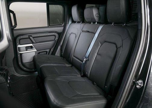 2024 Land Rover Defender P500 SE