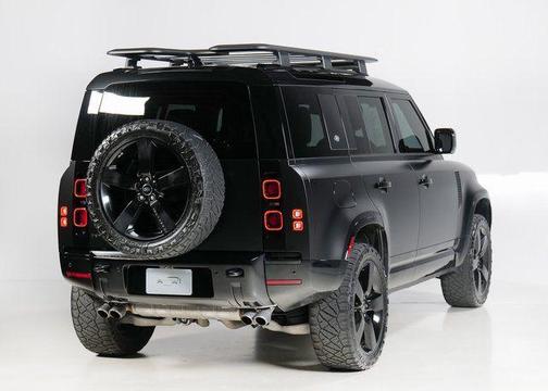 2024 Land Rover Defender P500 SE