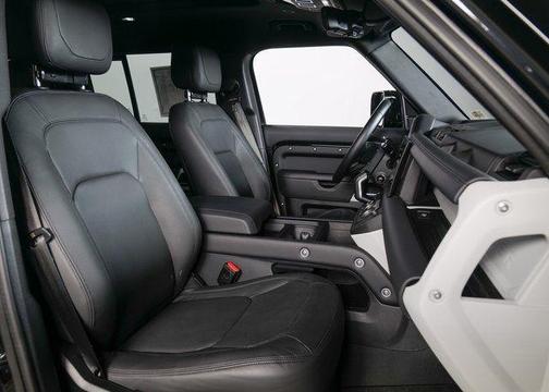 2024 Land Rover Defender P500 SE