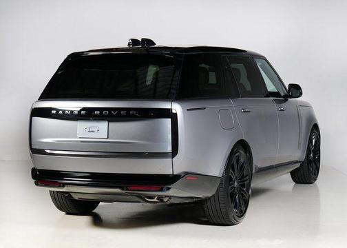 2025 Land Rover Range Rover P530 SE 7 Seat
