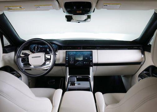 2025 Land Rover Range Rover P530 SE 7 Seat